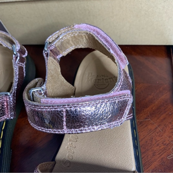 Dr.‎ Martens Pink Kids Sandals, Metallic Pink, NWOT, Size 3, Classic, Summer - Picture 4 of 10